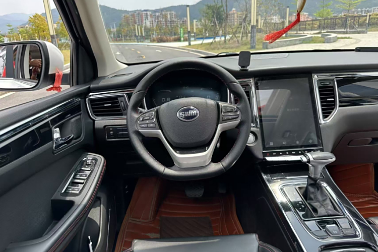 SWM斯威汽车 SWM斯威G01FF 2020 #15 SWM斯威汽车 SWM斯威G01FF 2020 汽车图片 #15