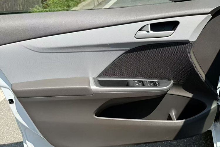 Chevrolet Lova 2017 car image #15