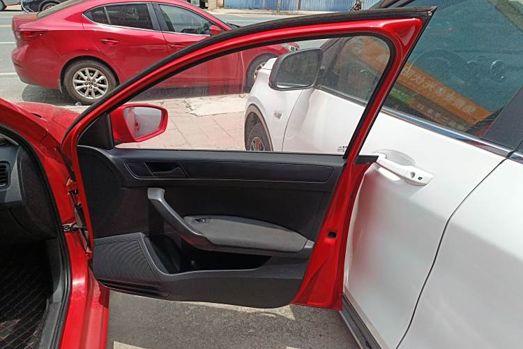 Skoda Rapid Spaceback 2015 car image #15