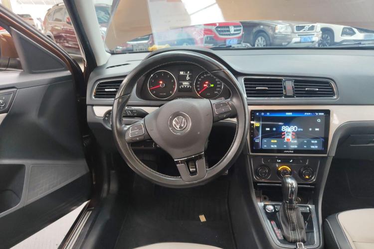 Volkswagen Cross Lavida 2017 صورة سيارة #15