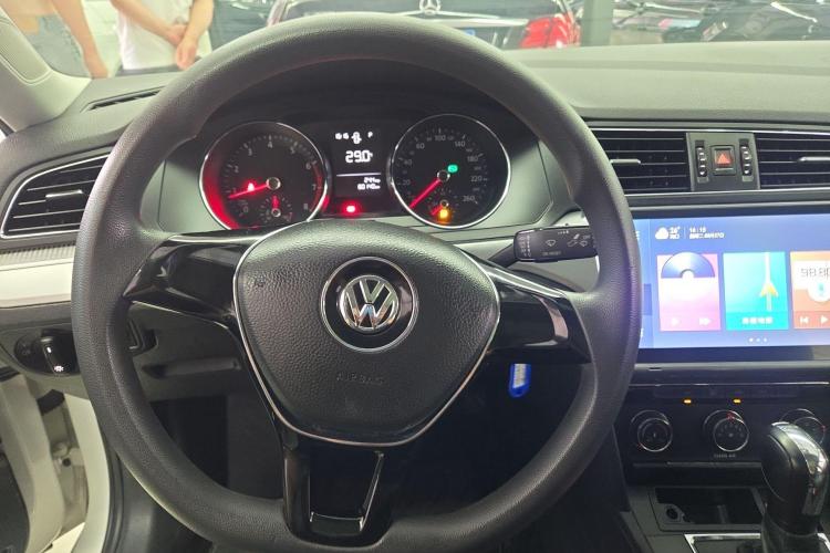 Volkswagen Lamando 2018 immagine di auto #15