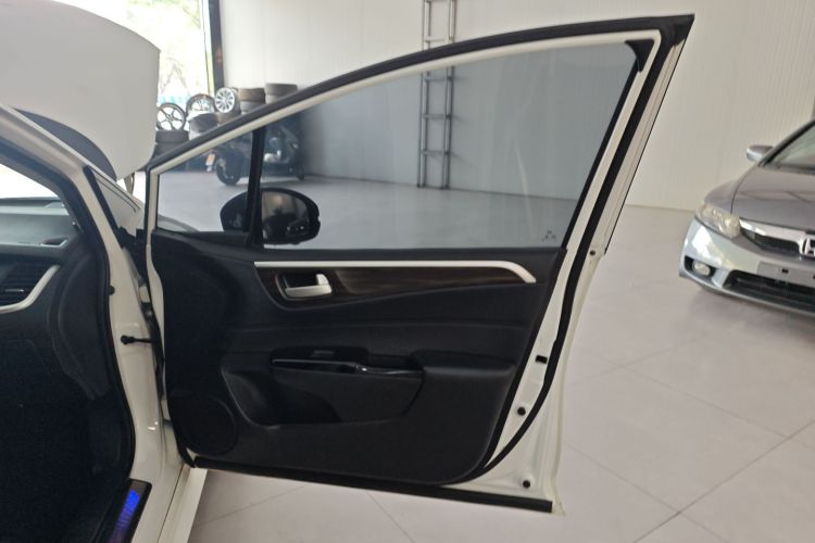 Honda Jade 2017 car image #15