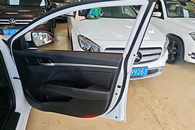 Hyundai Elantra AD 2019 car image #15