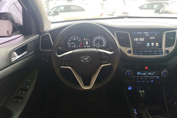 Hyundai Tucson (Imported) 2016 #15 Hyundai Tucson (Imported) 2016 car image #15