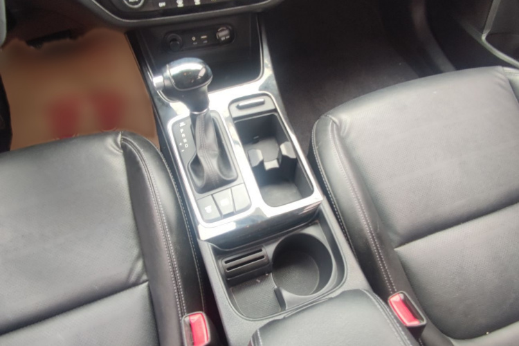 起亚 起亚K4 2016 汽车图片 #15