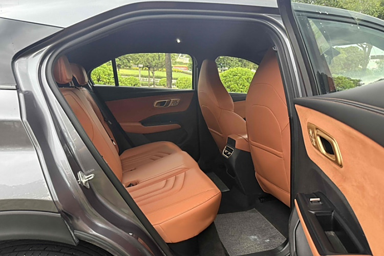 哪吒汽车 哪吒X 2024 #15 哪吒汽车 哪吒X 2024 汽车图片 #15