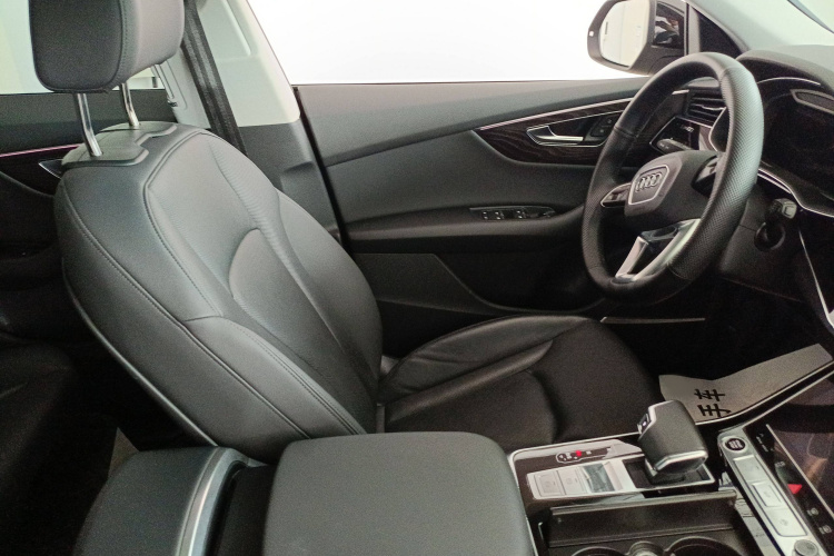 Audi Q8 2022 image de voiture #15