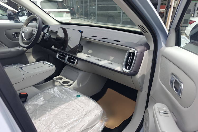 零跑汽车 零跑B10 2025 汽车图片 #15