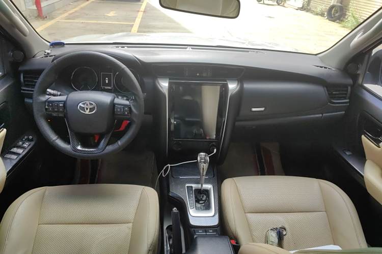 Toyota Fortuner 2018 #15 Toyota Fortuner 2018 immagine di auto #15