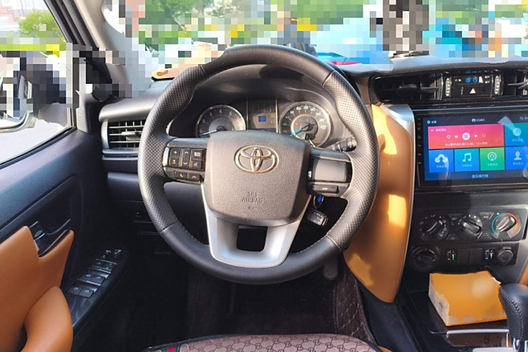 Toyota Fortuner 2017 immagine di auto #15