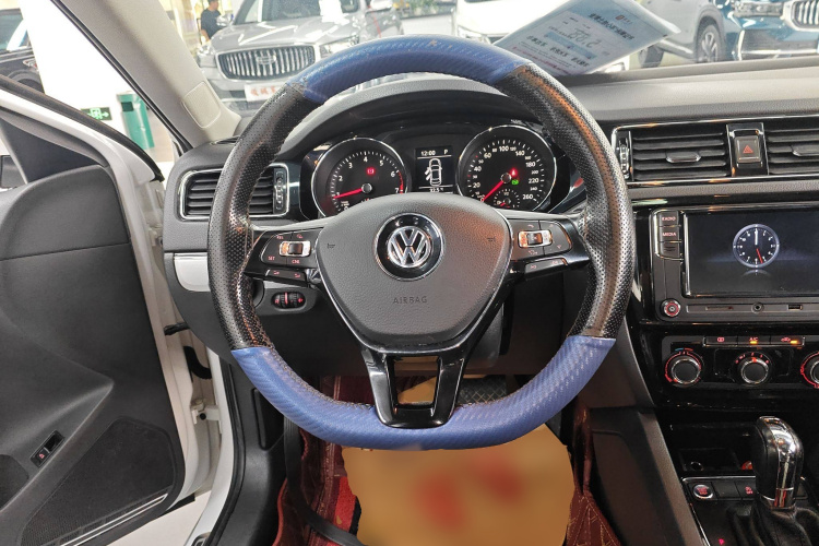 Volkswagen Sagitar 2019 immagine di auto #15