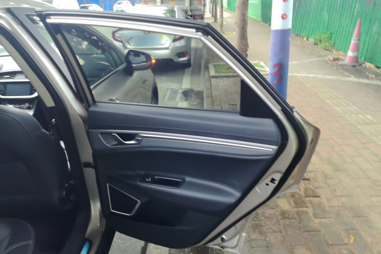 GEELY Emgrand GS 2019 #15 GEELY Emgrand GS 2019 car image #15