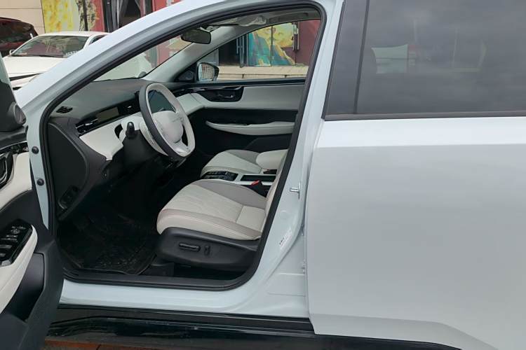 Honda e:NS2 2025 car image #15