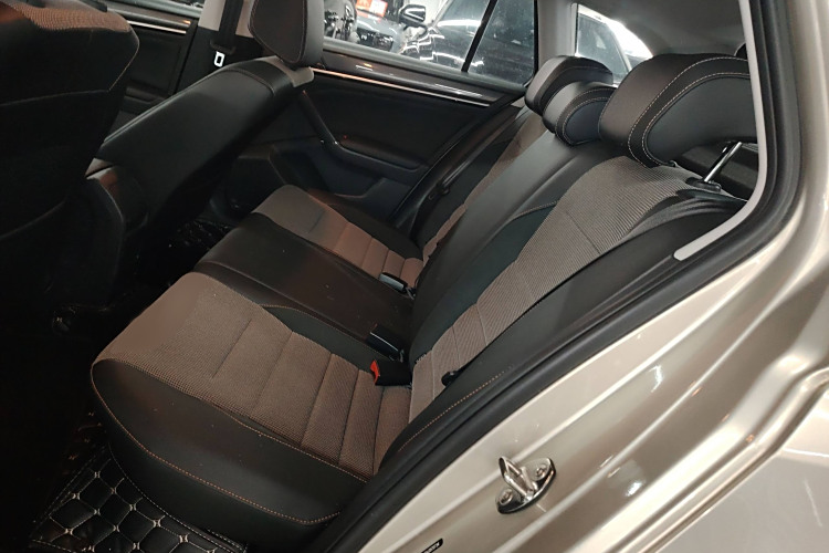 Volkswagen C-Trek 2018 immagine di auto #15