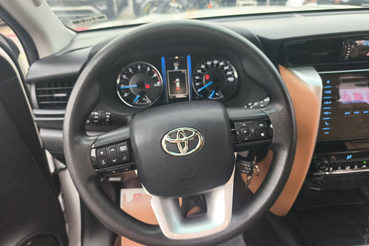 Toyota Fortuner 2018 #15 Toyota Fortuner 2018 immagine di auto #15