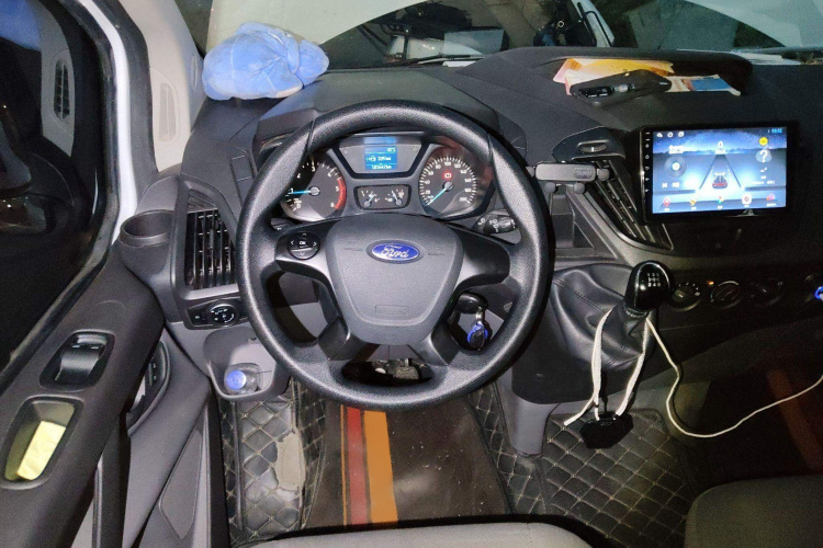 Ford Transit 2022 car image #15