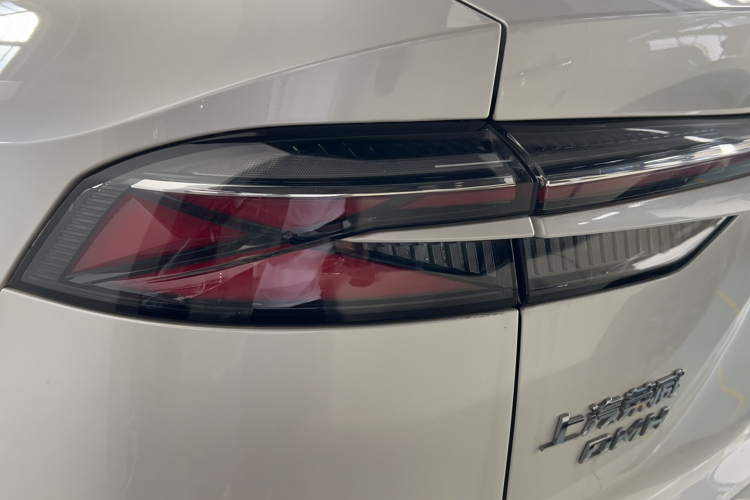 Roewe D5X DMH 2025 imagem de carro #15