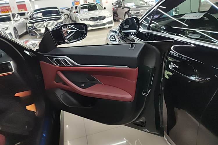 BMW i4 M50 2024 #15 BMW i4 M50 2024 car image #15