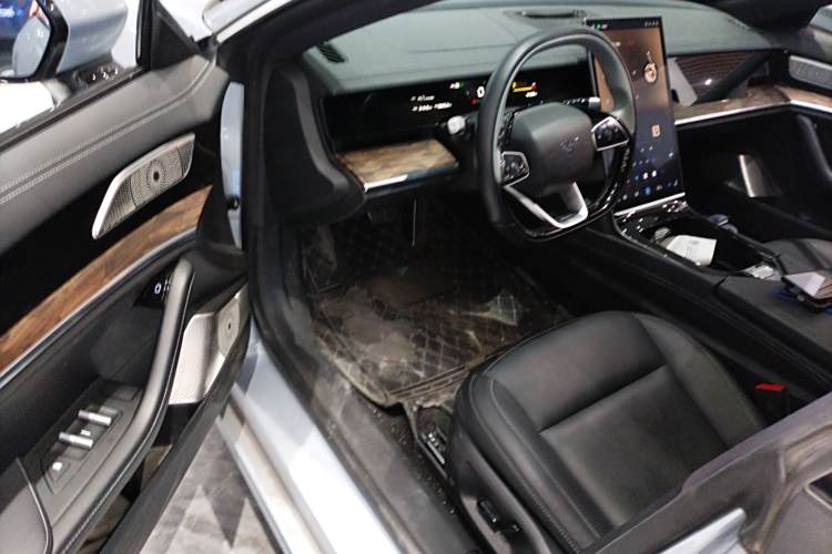 哪吒汽车 哪吒S 2023 汽车图片 #15