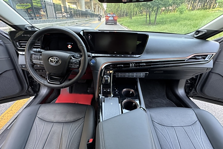 Toyota Mirai 2023 immagine di auto #15