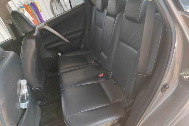 Toyota RAV4 (Imported) 2017 #15 Toyota RAV4 (Imported) 2017 immagine di auto #15