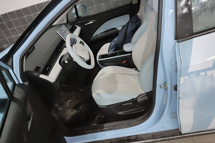 哪吒汽车 哪吒AYA 2023 汽车图片 #15