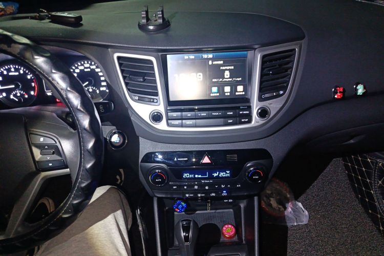 Hyundai Tucson (Imported) 2018 #15 Hyundai Tucson (Imported) 2018 car image #15