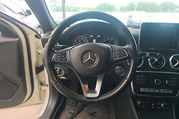 Mercedes-Benz A Class (Imported) 2016 car image #15