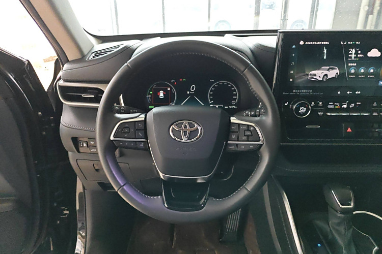 Toyota Highlander (Imported) 2024 car image #15