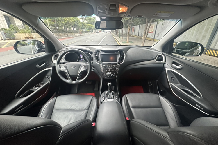 Hyundai Grand Santa Fe 2017 #15 Hyundai Grand Santa Fe 2017 car image #15