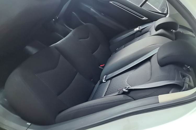 Citroen C4L 2015 car image #15