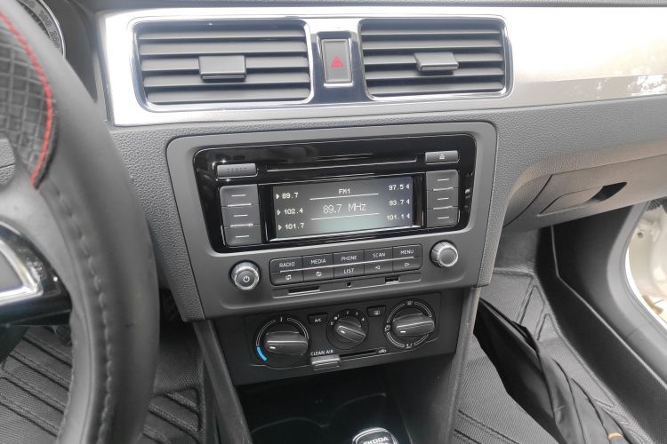Skoda Rapid 2019 imagen de coche #15