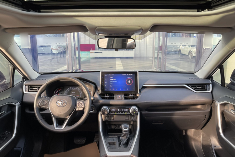 Toyota RAV4 (Imported) 2022 immagine di auto #15