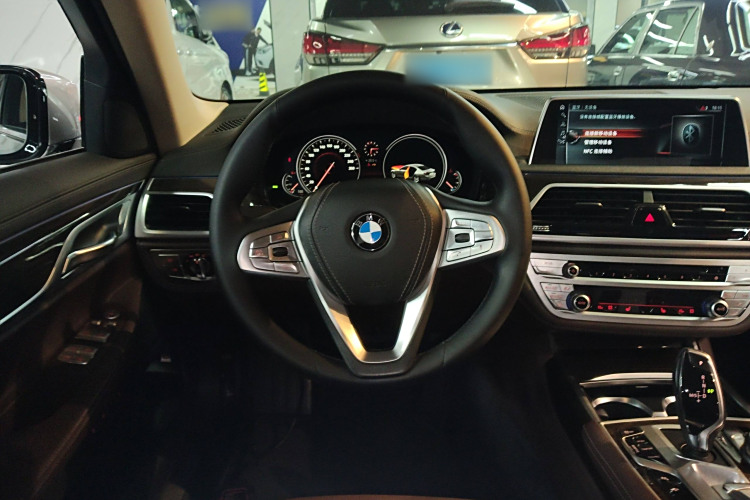 BMW M760Le 2017 #15 BMW M760Le 2017 car image #15