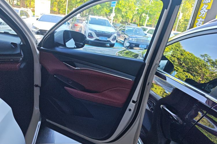 Changan CS75 PRO 2023 immagine di auto #15