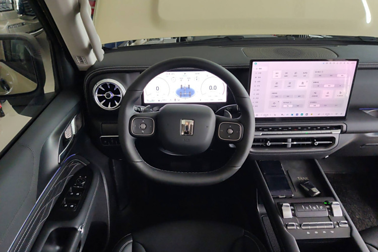 Tank 300 New Energy 2025 imagen de coche #15