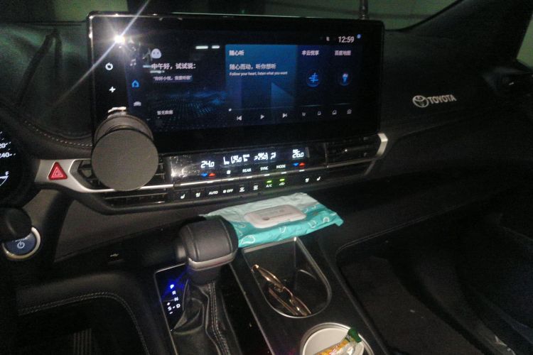 Toyota Sienna 2024 image de voiture #15