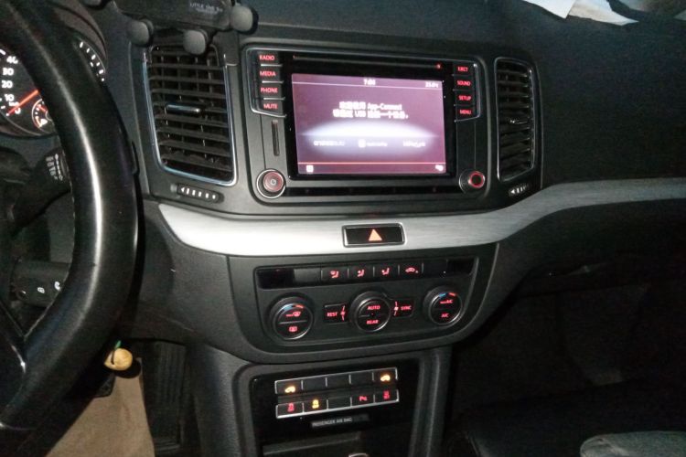 Volkswagen Sharan 2016 imagem de carro #15