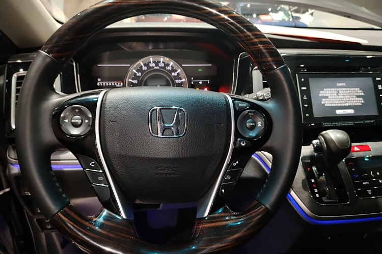 Honda Elysion 2016 imagen de coche #15