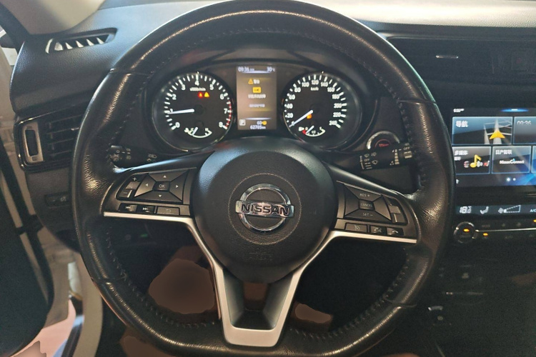 Nissan X-Trail 2019 immagine di auto #15