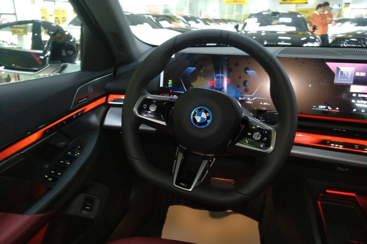 BMW i5 2025 car image #15