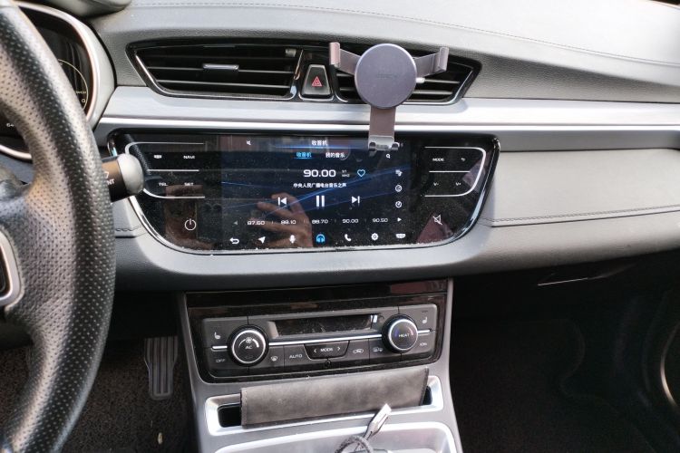 GEELY Emgrand New Energy 2018 #15 GEELY Emgrand New Energy 2018 car image #15