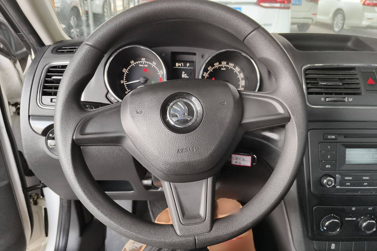 Skoda Yeti 2018 car image #15