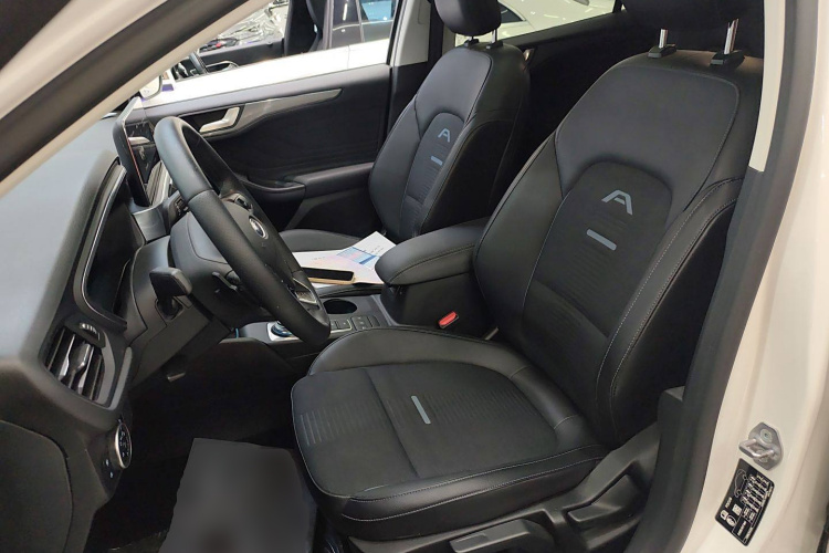 Ford Focus Active 2020 #15 Ford Focus Active 2020 car image #15