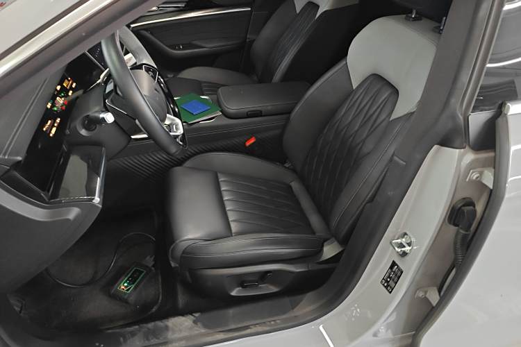 哪吒汽车 哪吒S猎装 2024 #15 哪吒汽车 哪吒S猎装 2024 汽车图片 #15