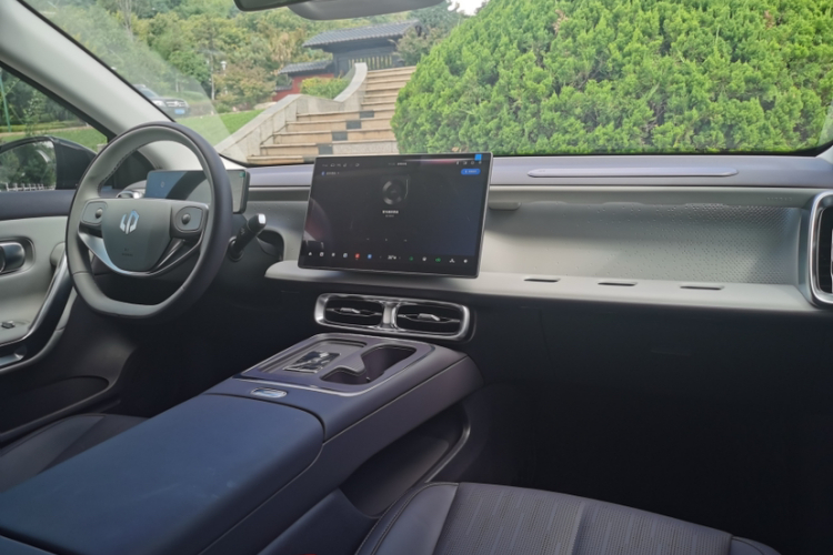 零跑汽车 零跑B01 2025 汽车图片 #15