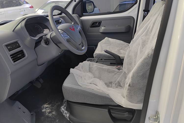 五菱汽车 五菱扬光电卡 2025 汽车图片 #15