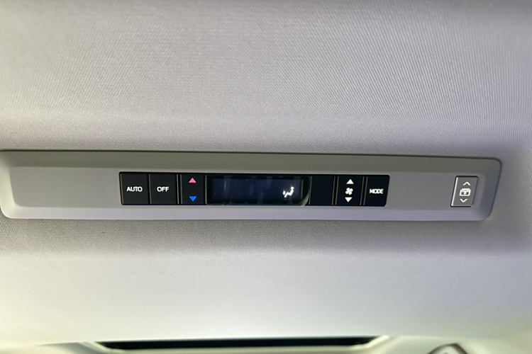 Toyota Granvia 2023 #15 Toyota Granvia 2023 immagine di auto #15