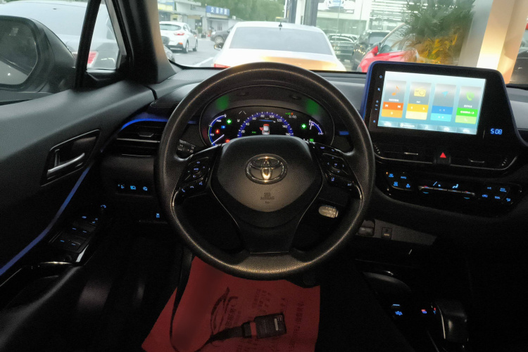 Toyota C-HR EV 2021 immagine di auto #15