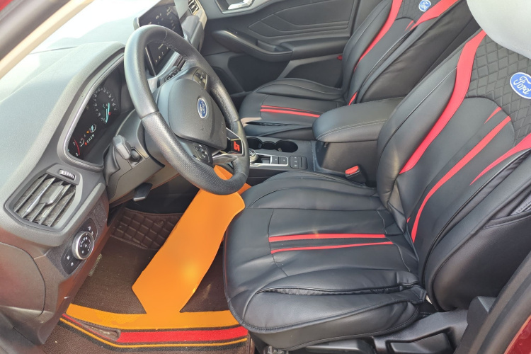 Ford Focus Active 2019 صورة سيارة #15